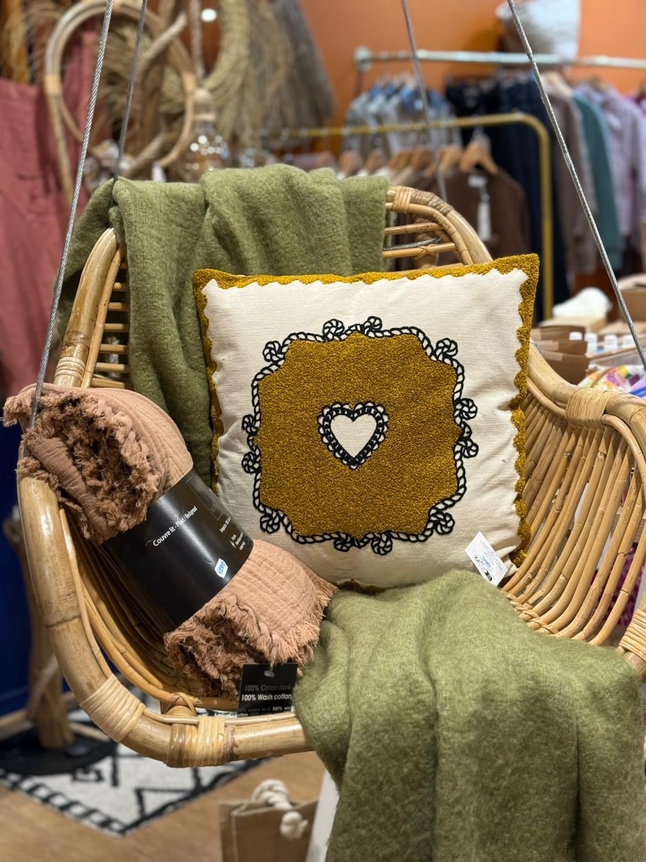 Bleu Pivoine, Provins, Nogent-sur-Seine, Coulommiers, Nangis